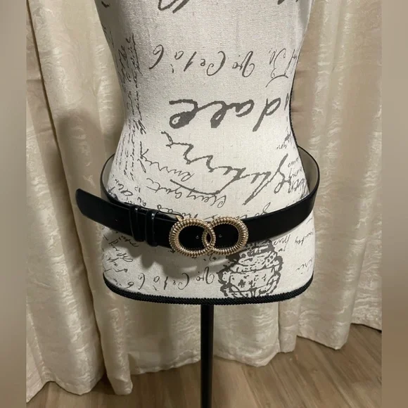 Vince Camuto Statement Belt Pearl Rhinestone Double Circle Buckle Black NWOT M/L Vince Camuto | Accessories | Vince Camutotextured Double  main image 2